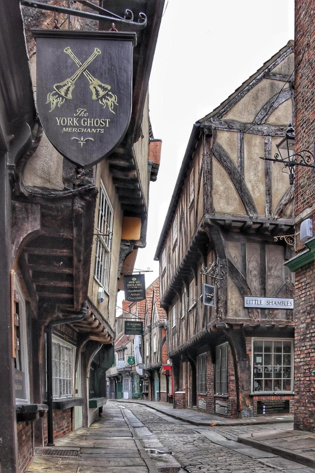 The Groves - Quaint Victorian - Free Parking York